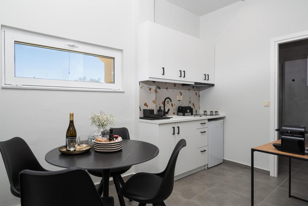 Meliora Suites Dhrapaniás Buitenkant foto